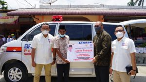 Tunaikan Janji Kampanye,Andre Rosiade Serahkan Mobil Ambulans