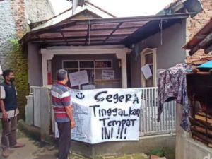 Geram! Satu Keluarga Diusir Warga Kampung di Bandung, Ini Penyebabnya