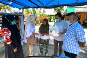 Terdampak Pandemi, IRT di Pauh Padang Terima Bantuan Modal Jual Es Rumput Laut
