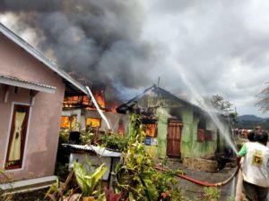 Kompor Meledak, Satu Rumah dan Dua Warung Terbakar di Tanahdatar