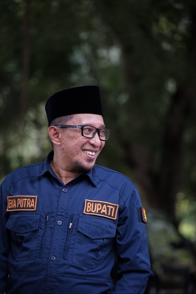 Satu-satunya dari Sumbar, Eka Putra Masuk 10 Besar Bupati Terpopuler se-Indonesia