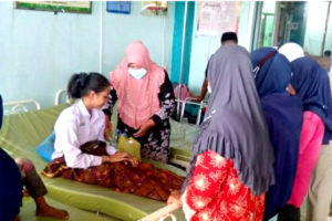 Usai Makan Bakso Bakar, 30 Siswa SD dan Ibu Hamil di Padang Keracunan