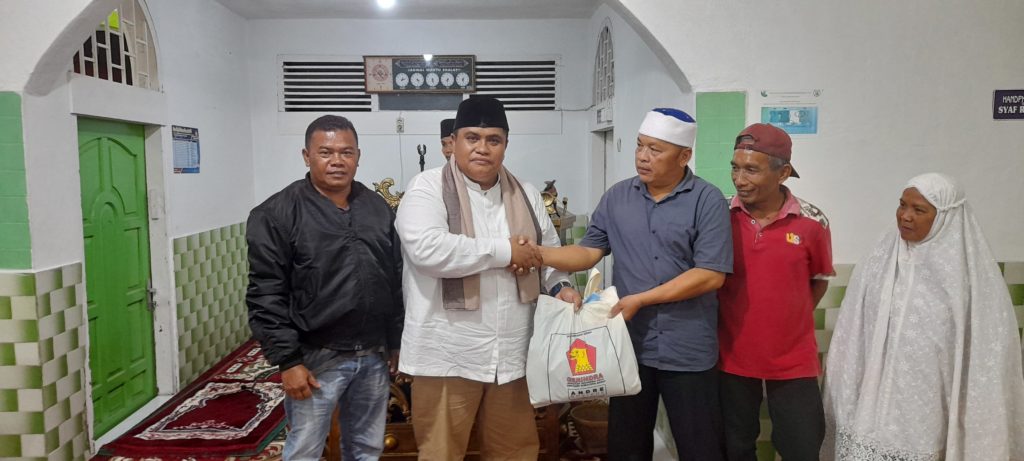 Verry Mulyadi Disambut Antusias Warga, Bantuan Andre Diserahkan ke Anak Yatim