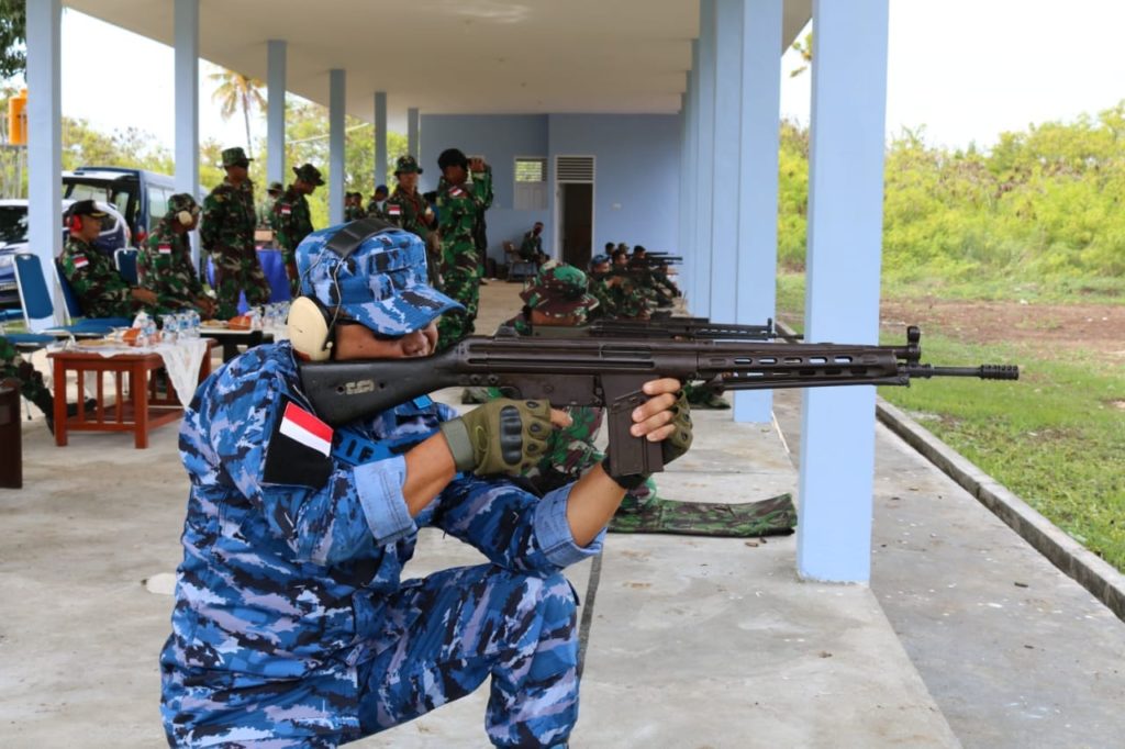 Tidak Perlu Meragukan Kemampuan Menembak Prajurit TNI