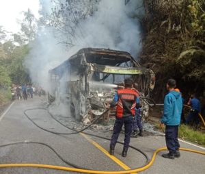 Bus ALS Tujuan Jakarta Hangus Terbakar di Sumbar