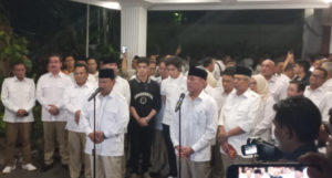 Dengan Santai Prabowo ” Kalian Nanya Siapa Cawapresnya? Tenang Akan Ada