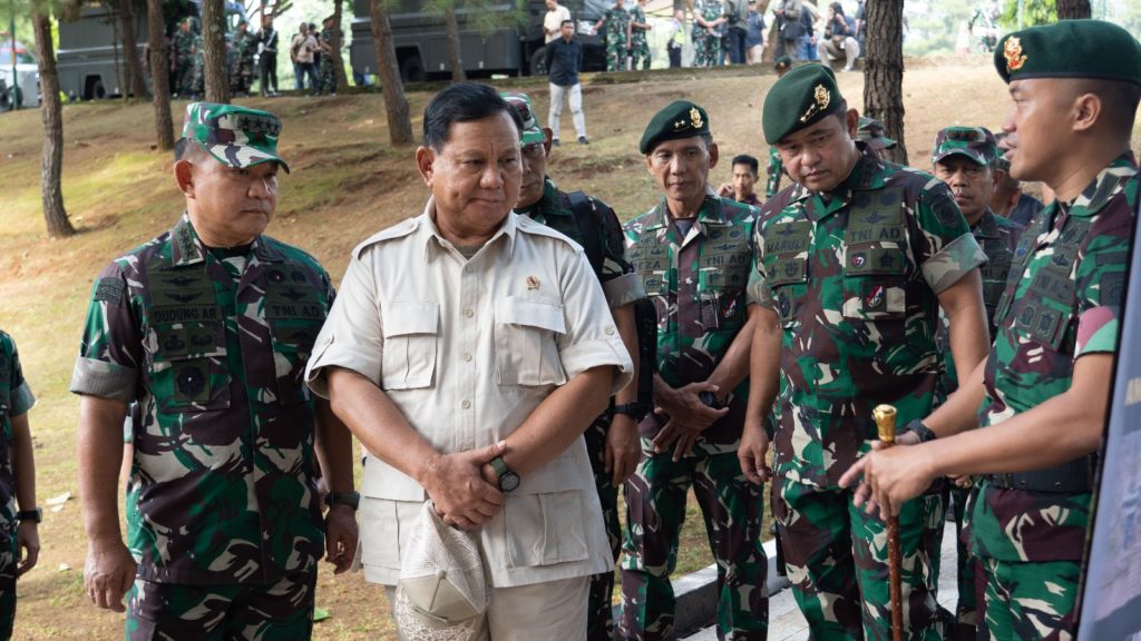 Menhan Prabowo Bakar Semangat Prajurit TNI Yang Akan Pergi Operasi ke Papua
