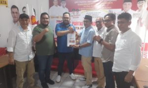 Siap Hadapi Pilwako Padang, Fadly Amran Ambil Formulir di Gerindra