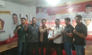 Mantap Kembali Maju Pilwako Padang, Hendri Septa Ambil Formulir di DPC Gerindra Kota Padang