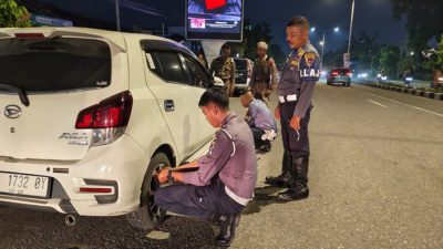 Satpol PP dan Dishub Padang Tertibkan Parkir Liar
