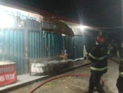 Dua Toko Percetakan Terbakar di Padang