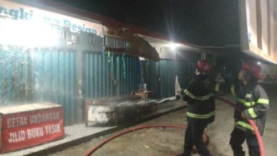 Dua Toko Percetakan Terbakar di Padang