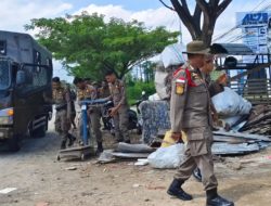 Satpol PP Padang Kembali Datangi Gudang Pengepul Barang Bekas