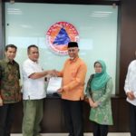 Gubernur Sumbar Mahyeldi Sambangi BNPB