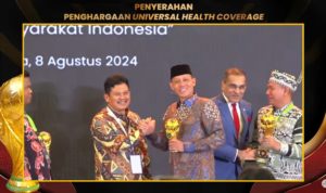 Bupati Pasaman Sabar AS Raih Penghargaan UHC Tahun 2024, Jakarta Timur