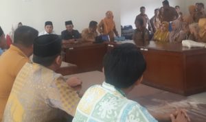 Ketua DPRD Pasaman Berikan Kesempatan Kepada Tenaga Kontrak Daerah  Menyampaikan Aspirasinya, Dan Menjawab Aspirasi Tenaga Kontrak Daerah