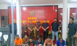 Kejari Pasaman Terima Tersangka Dan Barang Bukti Narkotika Jenis Ganja Dari BNN Sumatera Barat