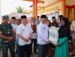 Ringankan Beban Warga, Pemkab Pasaman Salurkan Bantuan Beras untuk 26.540 KPM
