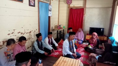 Wabup Parulian Gelar Bhakti Sosial, Kunjungi Veteran dan Lansia di Pasaman