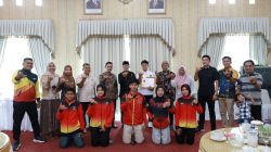 Bangga Jadi Anak Pasaman! Fadhlan Rusli Raih Emas PON XXII, Disambut Haru oleh Bupati Welly