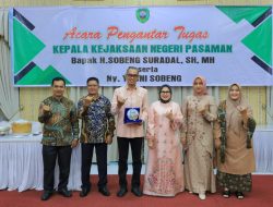 “Bupati Pasaman Lepas Kajari H. Sobeng Suradal dengan Penuh Haru: ‘Pasaman Sudah Seperti Kampung Sendiri”